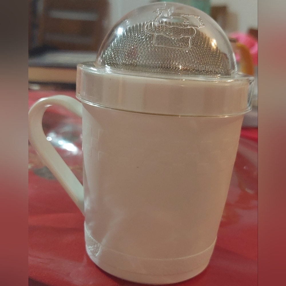 Flour/sugar shaker